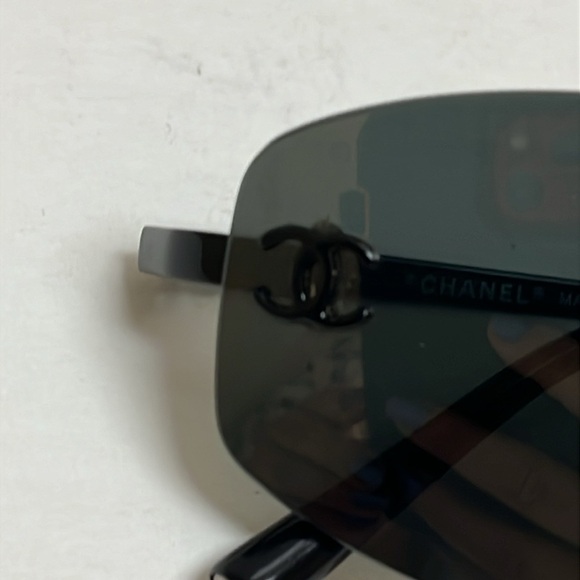 Chanel dark sunnies main image 5